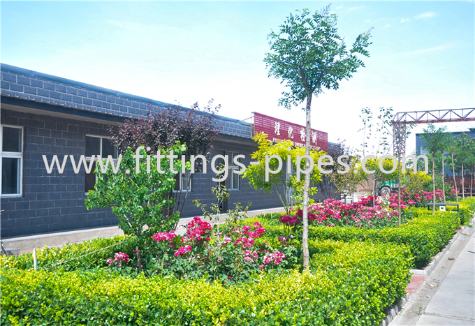 Encaixes de tubulação Co. de Hebei Hongcheng, linha de produção 0 da fábrica do Ltd.