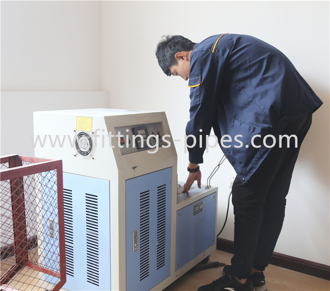 Encaixes de tubulação Co. de Hebei Hongcheng, linha de produção 4 da fábrica do Ltd.